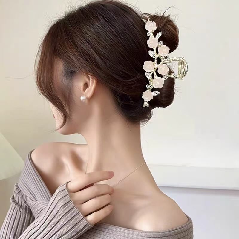 Travel Accessories Aesthetic - Elegant Little Chinese-Inspired Hair Clip for